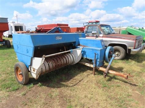 Sold Ford 530 Hay And Forage Balers Square Tractor Zoom