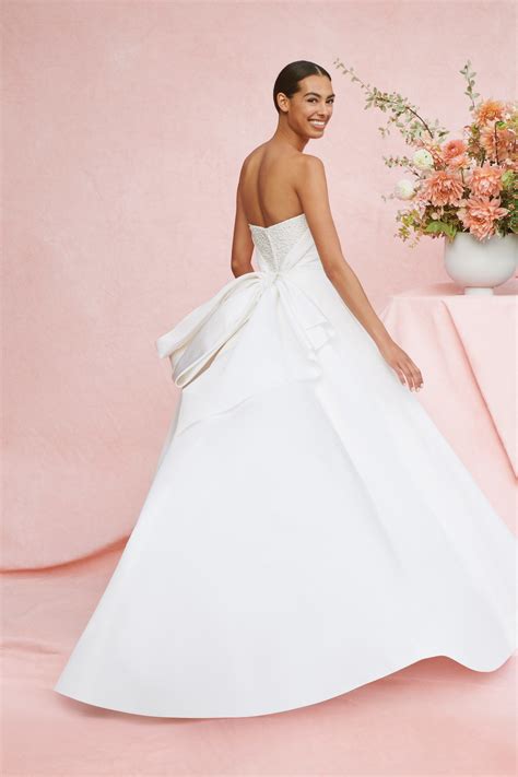 Carolina Herrera Fall 2020 Bridal Collection Les FaÇons