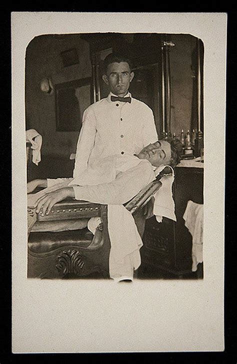 33 Rare Vintage Photographs Captured Barber Shops From Between The Late