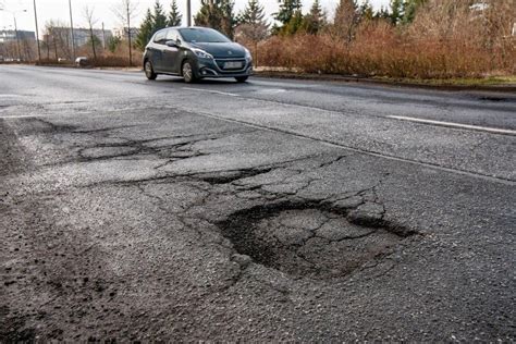 Pięć milionów złotych na remonty dróg gminnych i powiatowych w regionie