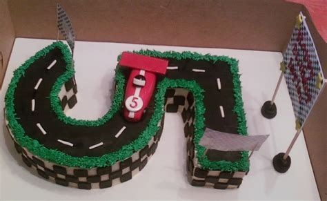 Race Track Cake - CakeCentral.com