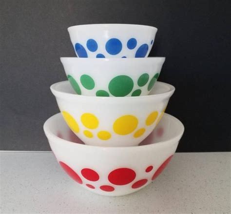 Vintage Agee Pyrex Polka Dot Nesting Mixing Bowl Set Of Four Etsy