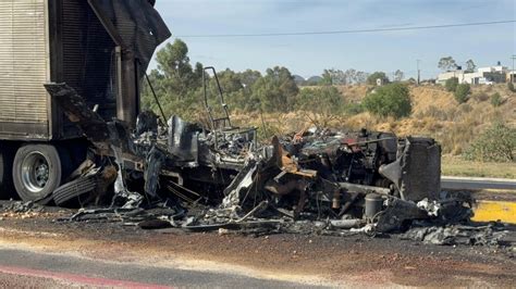 La Jornada Tras Chocar Se Incendian Tr Ileres En Carretera Texcoco