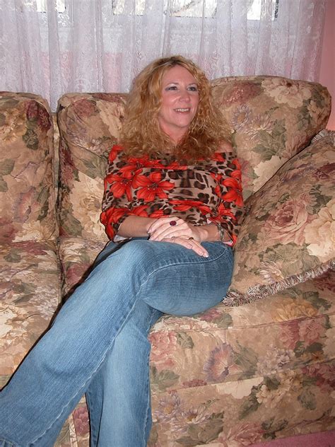 Blonde MILF Annie Flaunts Her Big Tits And Big Booty In A Solo Show CoedCherry