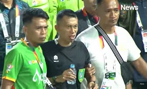 Detik Detik Pemukulan Wasit Laga Aceh Vs Sulteng Di Pon Sempat