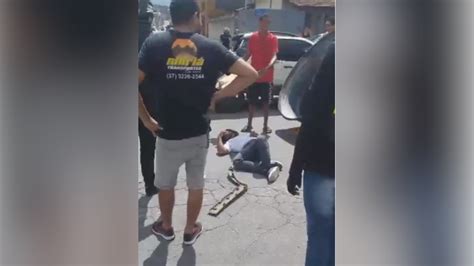 Homem Fica Ferido Ap S Acidente Entre Carro E Moto Em Nova Serrana