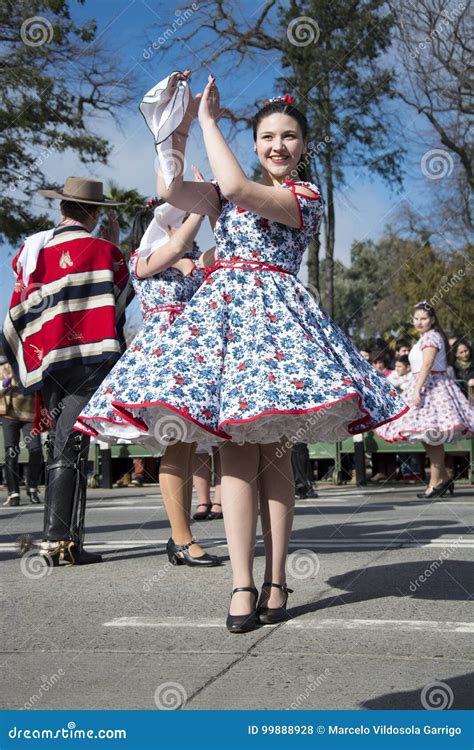 Cueca Chilena, Traditional Dance Editorial Stock Photo - Image of huasa, dance: 99888928