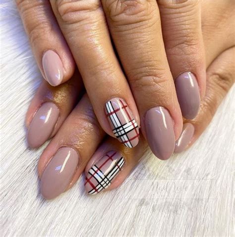 50 Pretty Plaid Nails You Ll Love The Glossychic Plaid Nails Diy