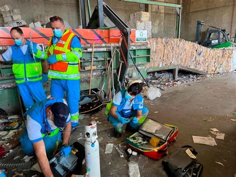 Herido Muy Grave En Un Accidente Laboral Tras Ser Aplastado En Una