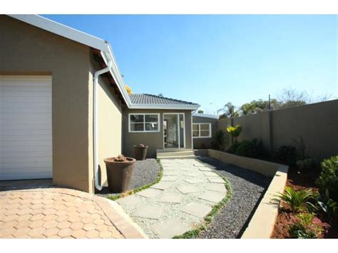 Property and Houses For Sale in Little Falls, Roodepoort | RE/MAX