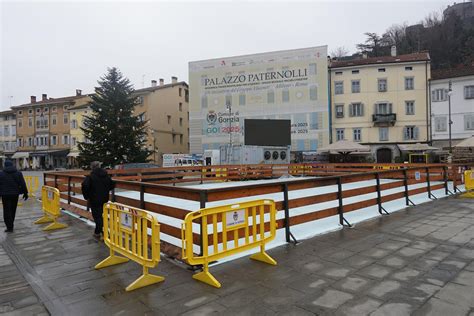 Arriva Il Clou Del Dicembre Goriziano Apre La Pista Di Pattinaggio In