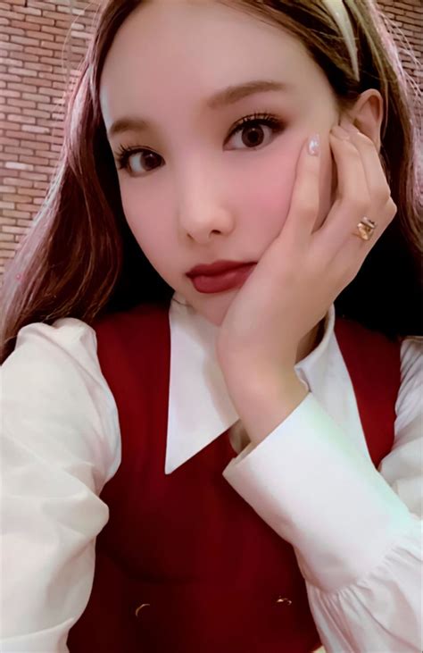 Eyes Wide Open Photocard Nayeon