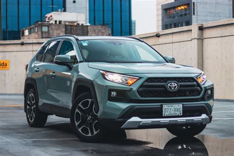 Toyota RAV4 Adventure 2021 prueba de manejo opiniones reseña video