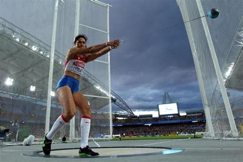 Women's Hammer Throw - Final - Lysenko upsets World record holder ...