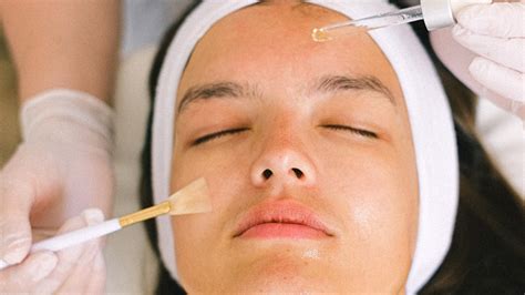 Cómo Aplicar El Peeling Facial Sisneo Bioscience