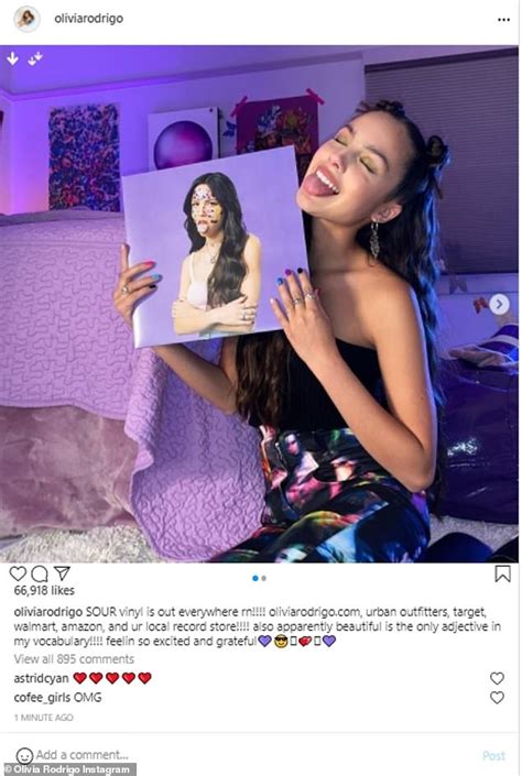 Olivia Rodrigo anuncia que a versão em vinil de SOUR está disponível