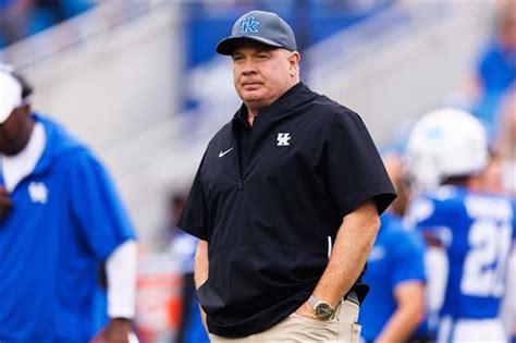 Kentucky Football Coach Mark Stoops Has Message For John Calipari