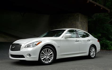 2012 Infiniti M Hybrid - Driven - Automobile Magazine