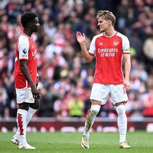 Fc Arsenal Verletzungssorgen Um Martin Degaard Und Bukayo Saka Vor