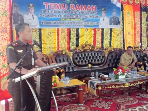 Pemerintah Kabupaten Pesisir Selatan Bupati Rusma Yul Anwar Terima