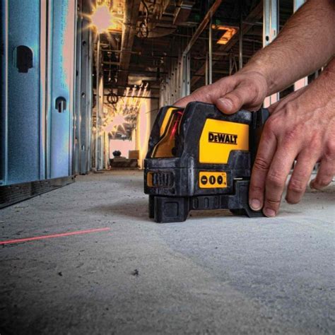 NIVEL LASER DE LINEA Y PUNTO HORIZONTAL VERTICAL DEWALT 48 OFF