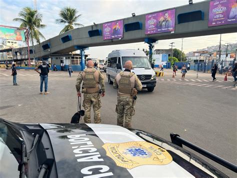 Jornal Correio Polícia faz buscas em veículos e bagagens de