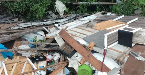 Chuva Ventos Fortes Derruba Casa E Causa Estragos Em Curitiba E