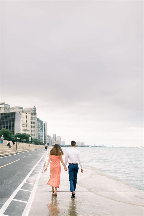 Rainy Day Chicago Engagement Session — Chi Thee Wed