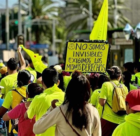 El Amarillo Fosforescente Del Movimiento Pcd En México Ya Irradia Latinoamérica Universidad