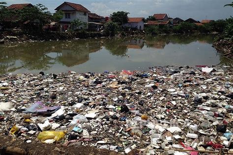 Pemkot Bandung Bangun Perangkap Sampah Di Anak Sungai Republika Online