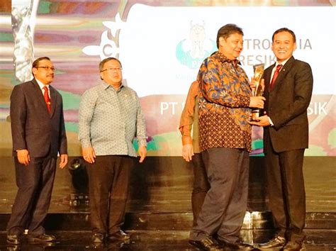 Petrokimia Gresik Raih Grand Platinum Sni Award