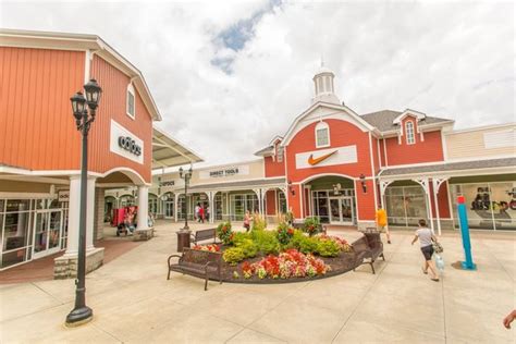 TANGER OUTLETS PITTSBURGH - Updated January 2025 - 79 Photos & 110 ...