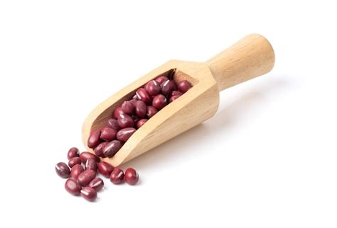 Premium Photo Azuki Red Bean In Wood Scoop Isolated On White Background