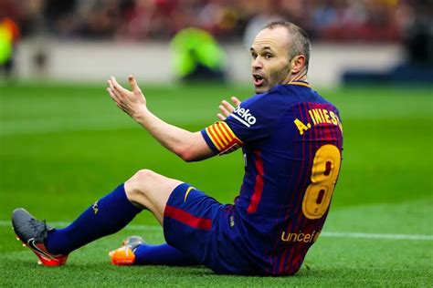 Iniesta Officialise Son D Part Du Bar A Espagne Fc Barcelone