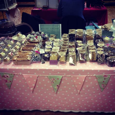 Table Cloth And Bunting Are Lovely Make It Homey Market Stall Display Ideas Craft Market