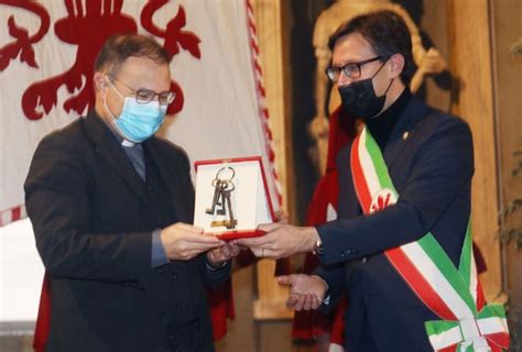 Firenze Le Chiavi Della Citt A Padre Ignacio Carbajosa