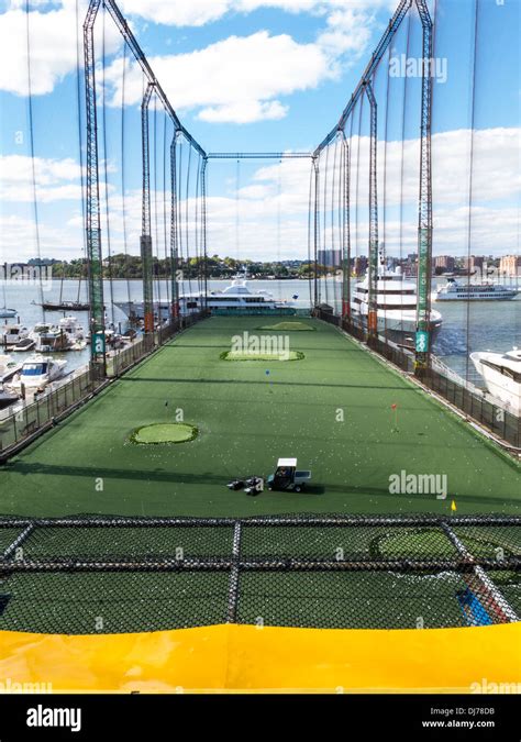 Chelsea piers golf club hi-res stock photography and images - Alamy