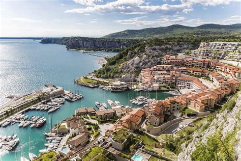 Spiaggia Di Portopiccolo Sistiana Ts Prenotazione Online Spiagge It