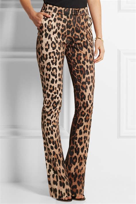 Best Flared Pants Outfits For This Winter Leopard Print Outfits