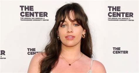 Si Swimsuit Rookie Sixtine Rouyre Glows In Stringy Black Bikini