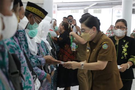 Pj Bupati Kepulauan Sangihe Dr Rinny Tamuntuan Lepas Jamaah Calon