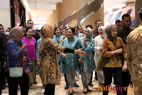 Gelar Batik Nusantara Gelorakan Kembali Semangat Batik Pasca Covid