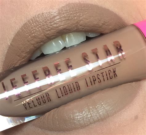 Jeffree Star Velour Liquid Lipstick Posh Spice Lips Swatch