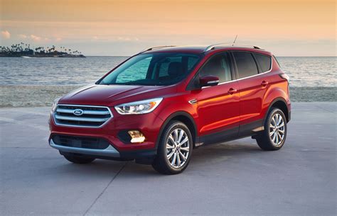 Ford testing plug-in hybrid version of new Escape | Driving