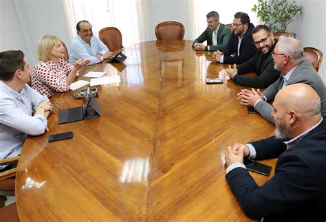 La alcaldesa aborda con la Hermandad de La Sed la ampliación de su