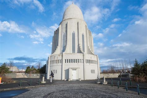 Reykjavik, Iceland - March 27 2016 - Rear view of Hallgrimskirkja the ...