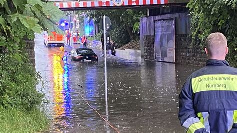 Unwetter Ziehen Ber Bayern Stra En Nach Starkregen Berflutet