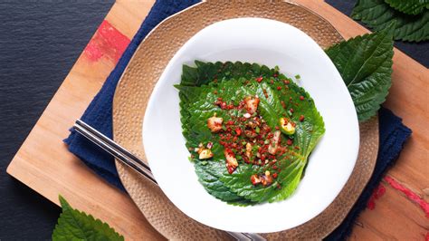 What Is Shiso Leaf And What Does It Taste Like