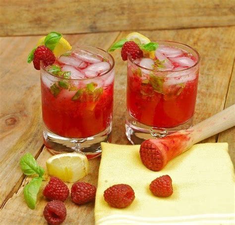 Коктейль с лимончелло и малиной | Yummy drinks, Limoncello cocktails ...