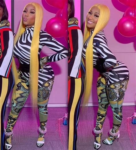 Nicki Minaj👑💅🏻 on Instagram: “I’m in love with this outfit and hair🔥🔥 ...